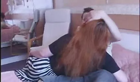 Banyak orang video xxx bule yang bercinta dengan pelacur ini.