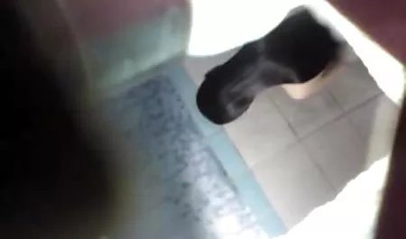 Dihadapkan xxx vidio selingkuh dengan 2 Bi-bi-si, Dan saya tidak bisa menolak