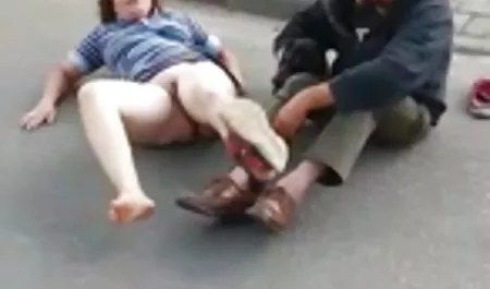 TUNAWISMA MUSIK ANDA BERUNTUNG DAN REMAJA ANGGOTA bokep vidio xxx GENG PELACUR DI DALAMNYA