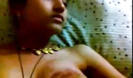 Inggris milf lepas landas dan xxx vidio bokep Fucks dirinya