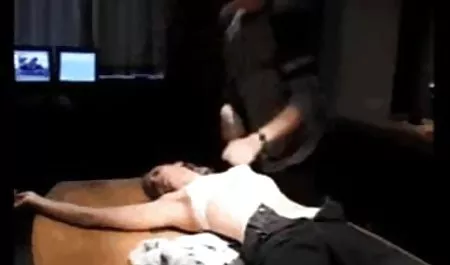 Carmen vidio xxx tante Valentina mendapat ketat pus yang tercakup dalam cum