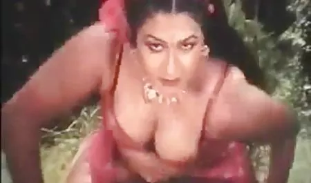 Keindahan pirang Linda vidio xxx jilbab cukur jembut bercinta dengan orang asing