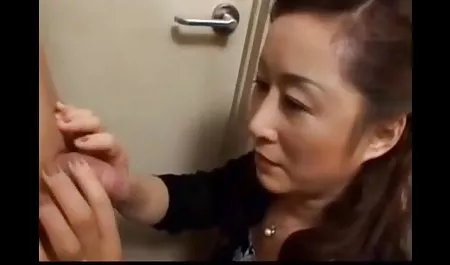 Brittany Dia menggoda ayah tiri video bokep tante gemuk