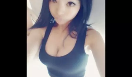 Berkelas milf seduces anak xxxvidioporn tirinya menidurinya